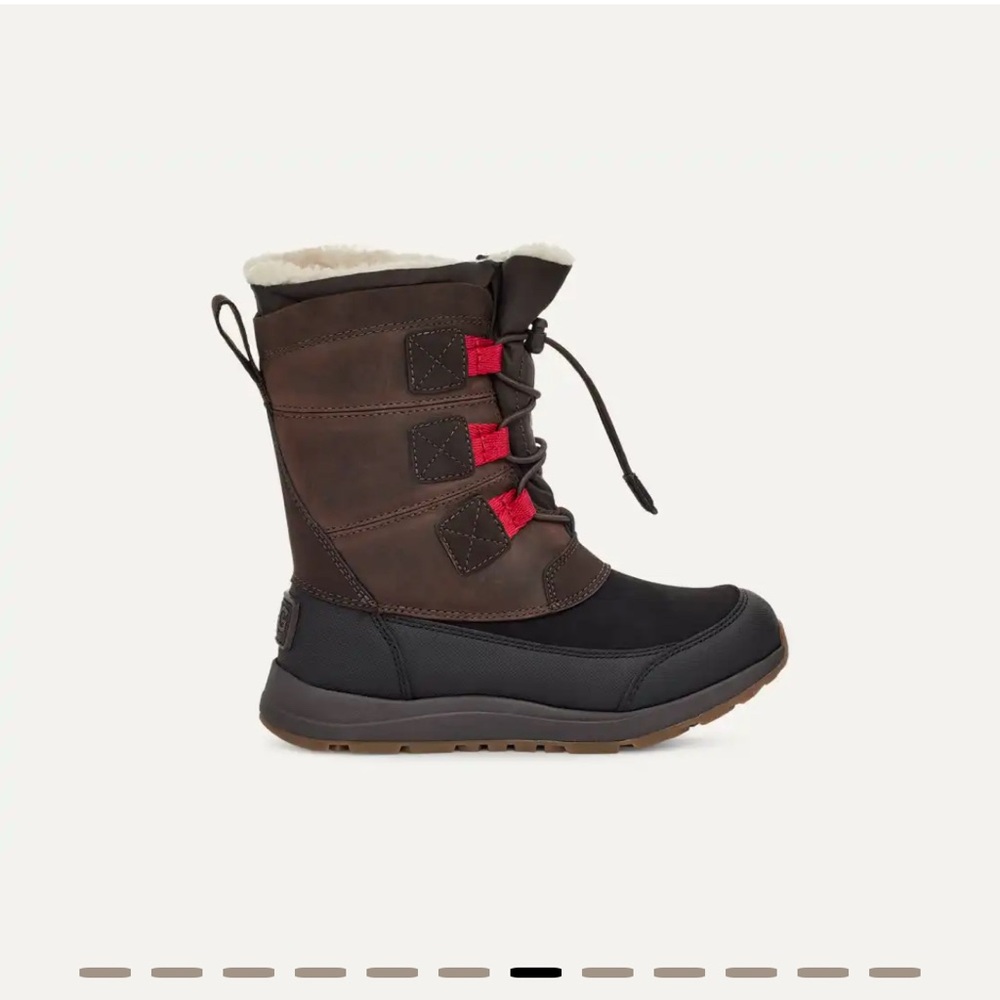 Ugg kids bellemore boot size 4